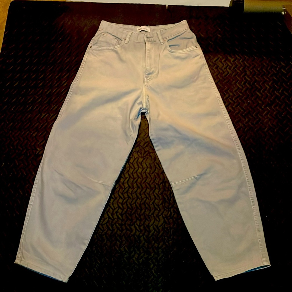 Zara jeans size 4